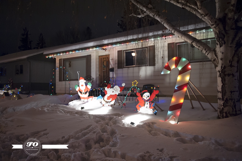 edmonton christmas traditions photographers, candy cane lane edmonton (12)