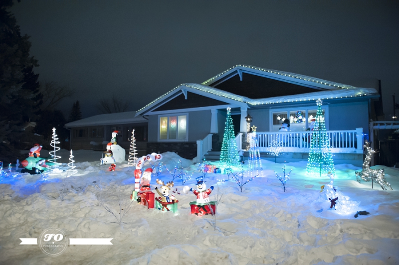 edmonton christmas traditions photographers, candy cane lane edmonton (21)