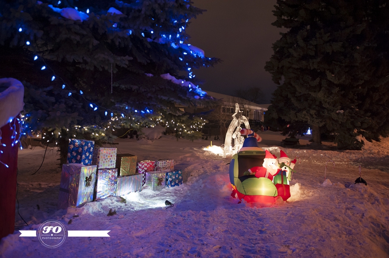 edmonton christmas traditions photographers, candy cane lane edmonton (2)