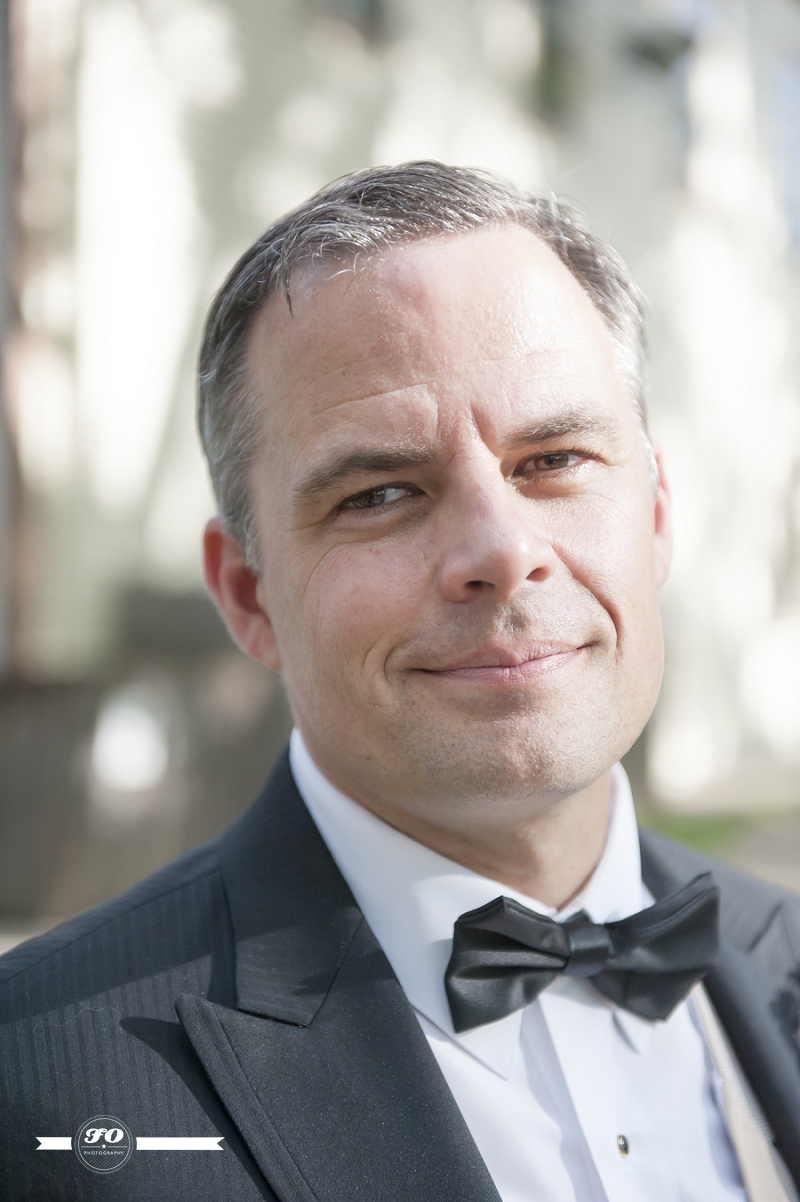 edmonton wedding photographers, fort edmonton park wedding photographers, gold tadashi shoji wedding dress (12)