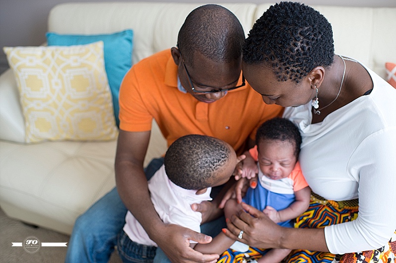 Newborn lifestyle session for family of four