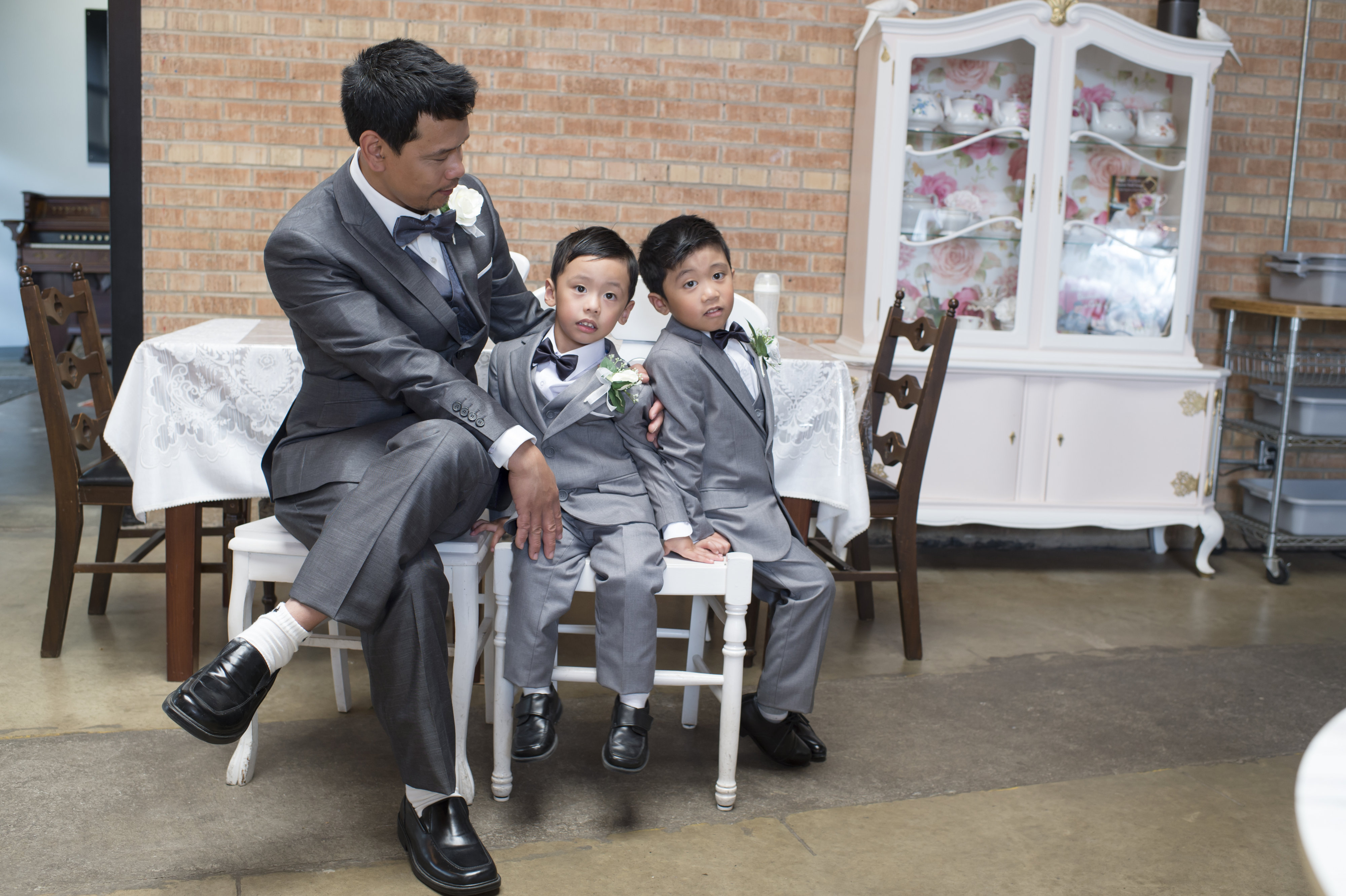 15-year wedding anniversary portraits taken at the art of cake edmonton. images by fo photography. makeup by Blushed Beaute (9)