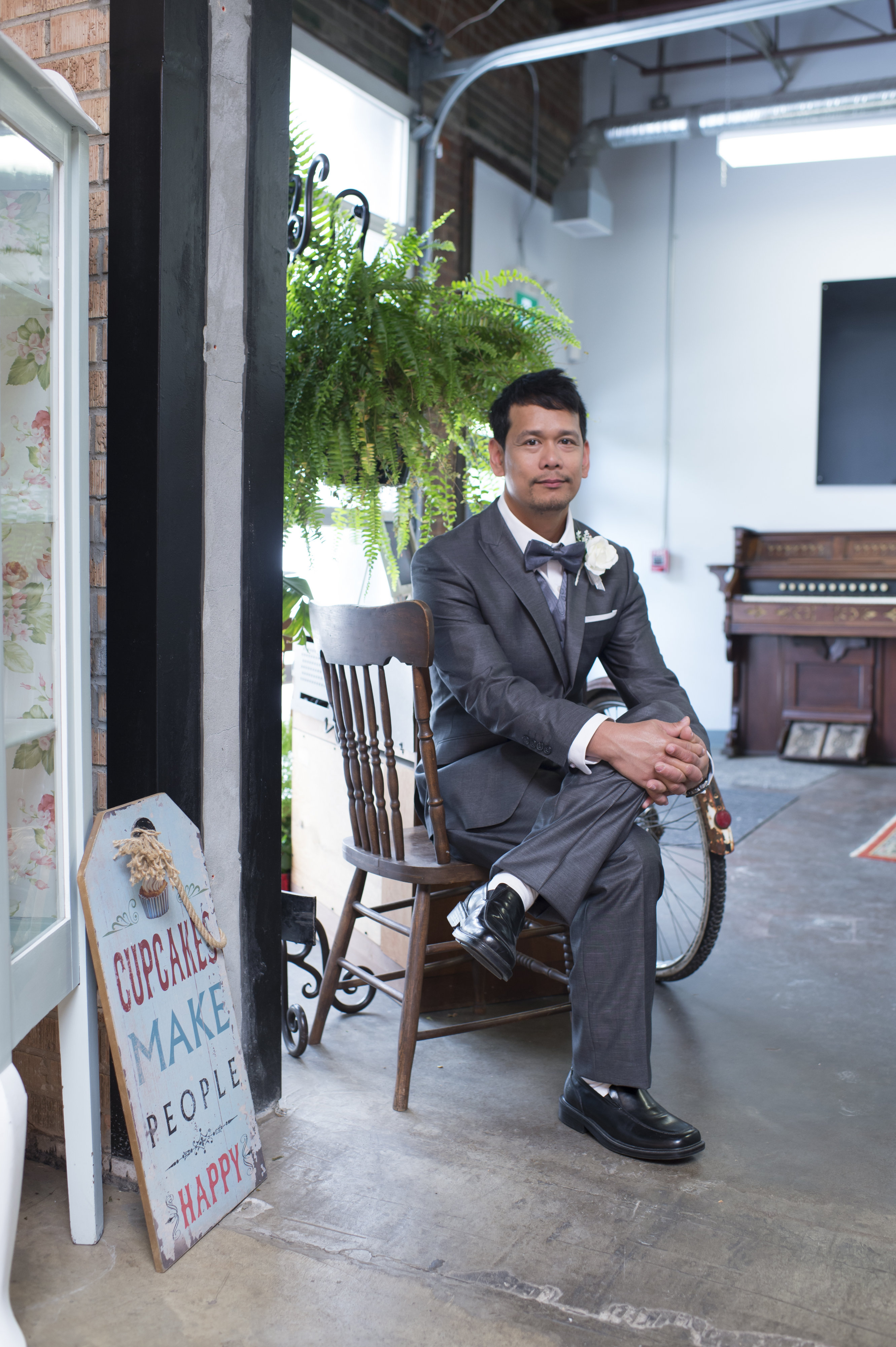 15-year wedding anniversary portraits taken at the art of cake edmonton. images by fo photography. makeup by Blushed Beaute (5)